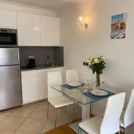 Sunny Studio With Balcony And Ac Near The Sea *