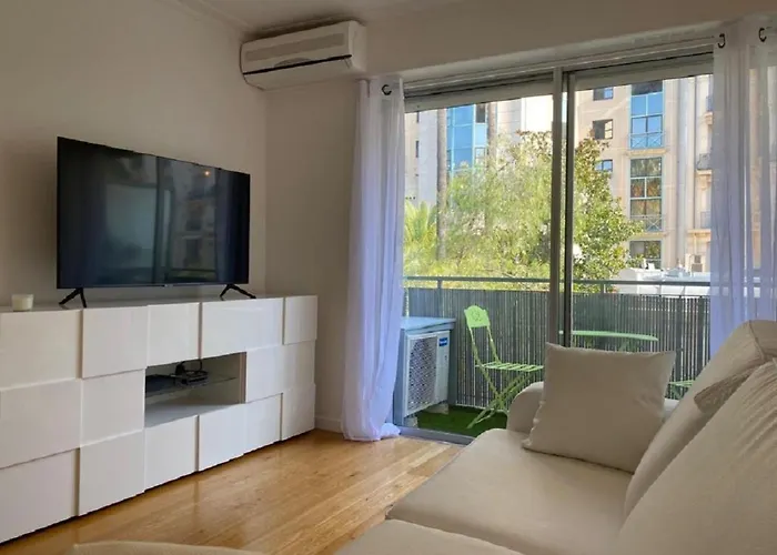 דירה Sunny Studio With Balcony And Ac Near The Sea