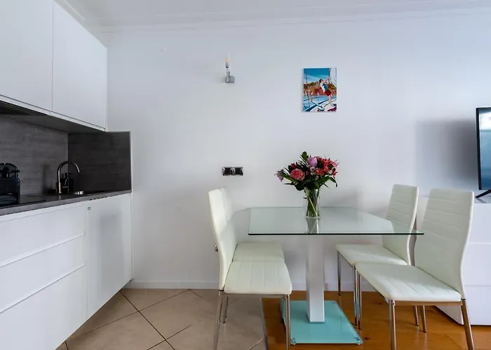 דירה Sunny Studio With Balcony And Ac Near The Sea ניס