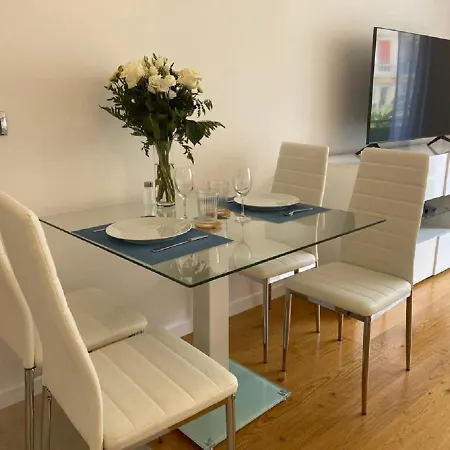 아파트 Sunny Studio With Balcony And Ac Near The Sea *