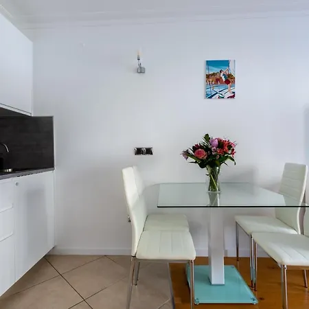 شقة Sunny Studio With Balcony And Ac Near The Sea نيس